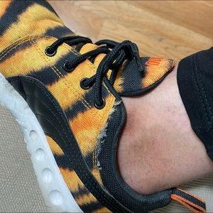 a small flaw that.  not noticeable